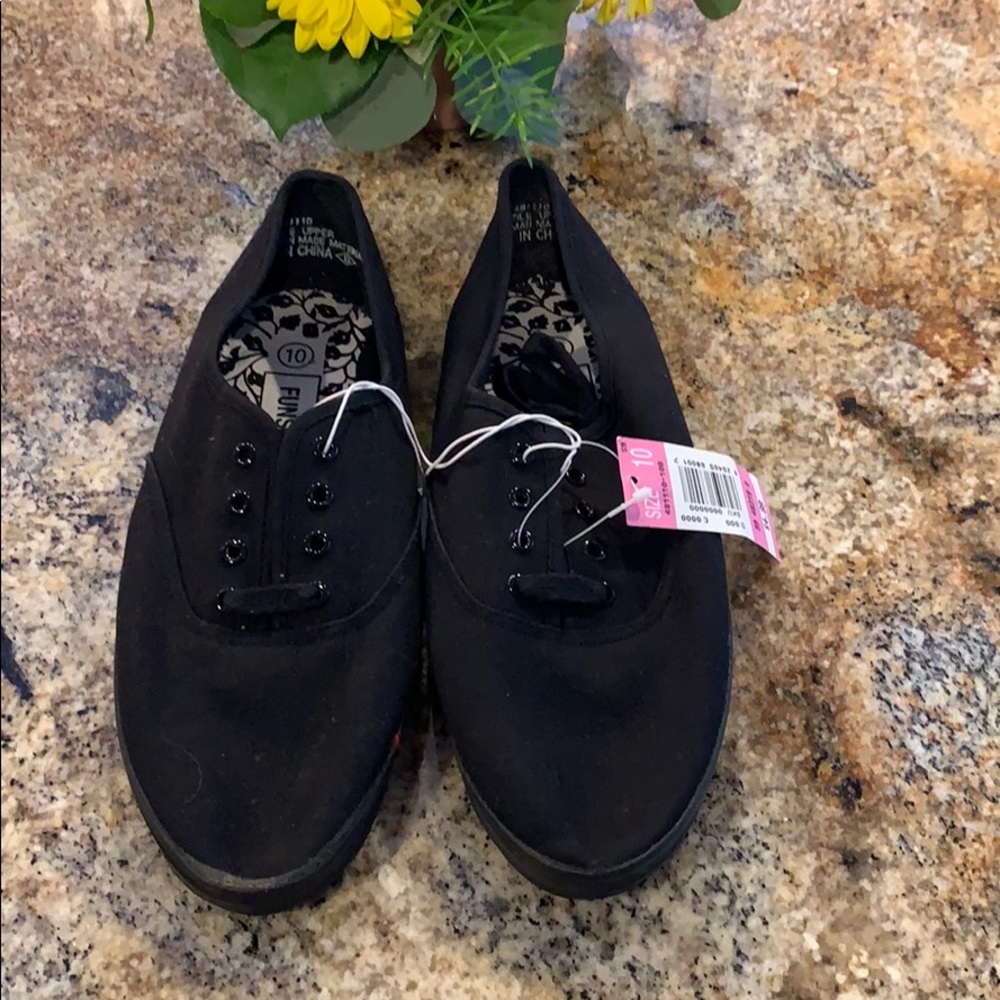 NWT Black Canvas Shoes